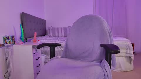 Snapshot of cherryvonfairy chatting on February 27, 2025, 12:21 am Cheravona CherryVonFairy online show from February 27, 2025, 12:21 am