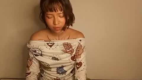 Snapshot of cherrywitchy chatting on January 2, 2025, 2:43 am Cherry online show from January 2, 2025, 2:43 am