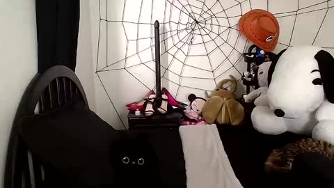 Snapshot of cherrywitchy chatting on October 15, 2025, 4:40 pm Cherry online show from October 15, 2025, 4:40 pm