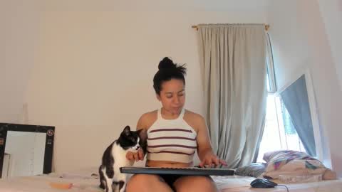 Chiara fustox online show from February 24, 2026, 8:07 pm