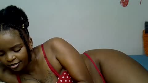 chibobo_ online show from December 12, 2024, 7:04 pm