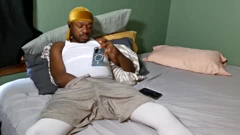 Que online show from March 16, 2026, 5:06 pm