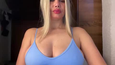 Snapshot of chicasexylatina777 chatting on November 22, 2025, 10:09 pm sexypau online show from November 22, 2025, 10:09 pm