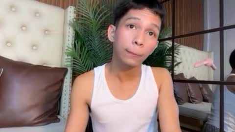Snapshot of chick_renz chatting on June 1, 2026, 2:19 pm chick_renz online show from June 1, 2026, 2:19 pm