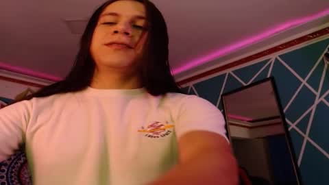 Snapshot of chico_explosivo chatting on December 16, 2025, 2:49 am chico_explosivo online show from December 16, 2025, 2:49 am