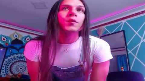 Snapshot of chico_explosivo chatting on March 15, 2026, 1:33 am chico_explosivo online show from March 15, 2026, 1:33 am