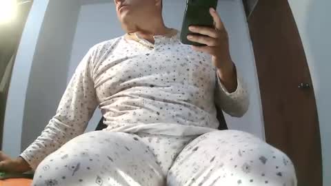 Snapshot of chicoguapo8 chatting on November 22, 2025, 11:42 am jorge online show from November 22, 2025, 11:42 am