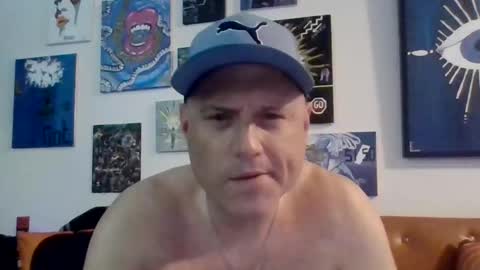 Chico Niles online show from May 7, 2026, 5:02 am