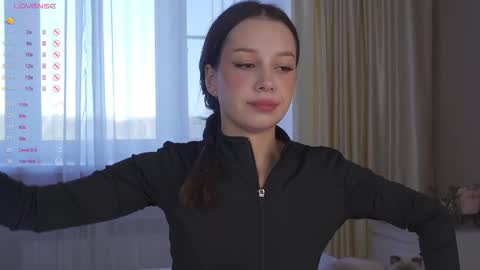 Snapshot of chillgirlll chatting on September 10, 2025, 5:18 am Nicole online show from September 10, 2025, 5:18 am