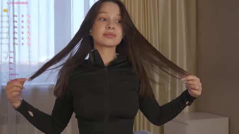 Snapshot of chillgirlll chatting on December 16, 2025, 5:56 am Nicole online show from December 16, 2025, 5:56 am