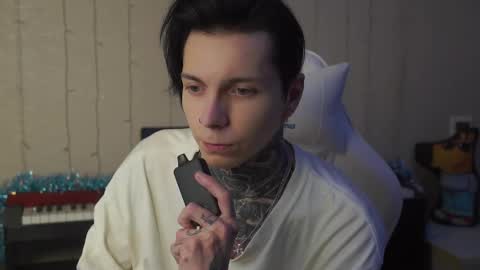 Snapshot of chillguy2k chatting on January 6, 2025, 2:26 am Rick online show from January 6, 2025, 2:26 am