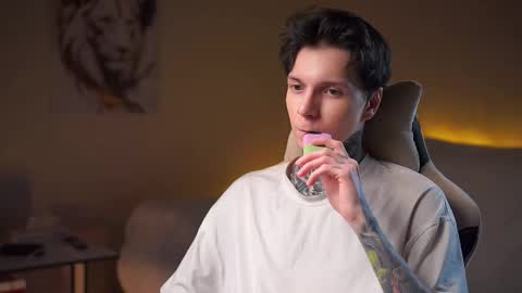 Snapshot of chillguy2k chatting on October 20, 2025, 7:03 pm Rick online show from October 20, 2025, 7:03 pm