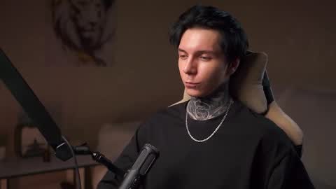 Snapshot of chillguy2k chatting on November 18, 2025, 10:47 pm Rick online show from November 18, 2025, 10:47 pm