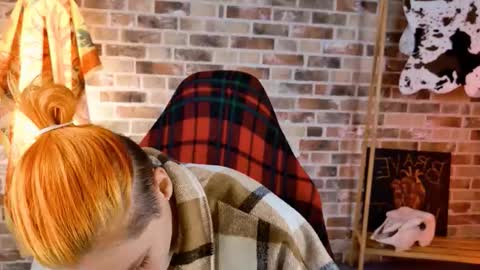 Snapshot of chillsnail_bro chatting on September 19, 2025, 5:31 am Bella online show from September 19, 2025, 5:31 am