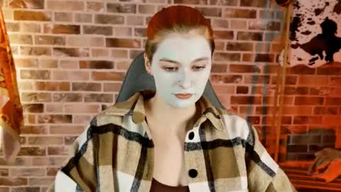 Snapshot of chillsnail_bro chatting on October 28, 2025, 5:11 am Bella online show from October 28, 2025, 5:11 am