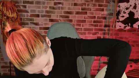 Snapshot of chillsnail_bro chatting on November 15, 2025, 9:28 am Bella online show from November 15, 2025, 9:28 am