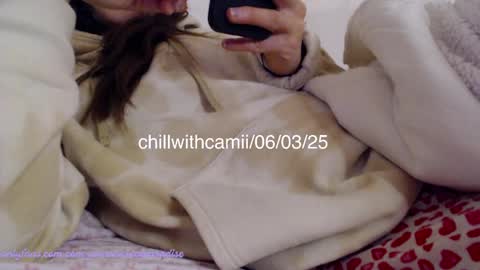 Snapshot of chillwithcamii chatting on March 6, 2025, 7:10 pm yoursensualparadise online show from March 6, 2025, 7:10 pm