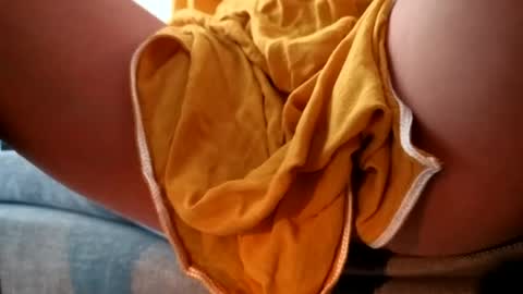 yoursensualparadise online show from July 15, 2026, 11:04 am