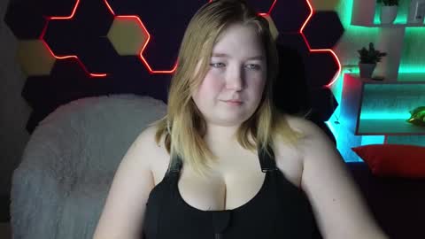 Snapshot of chimberwol chatting on February 7, 2025, 1:04 am Chim-Chim online show from February 7, 2025, 1:04 am