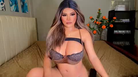 Snapshot of chinita_titi chatting on July 24, 2026, 5:49 am chinita_titi online show from July 24, 2026, 5:49 am