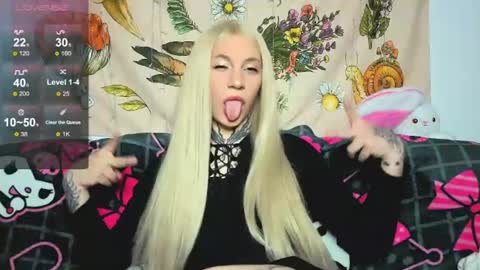 Chloe INDEPENDENT MODEL online show from June 12, 2026, 7:13 pm