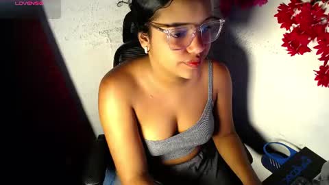chleo_rosse online show from June 14, 2026, 3:03 pm