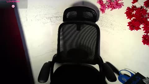 chleo_rosse online show from June 15, 2026, 1:13 pm