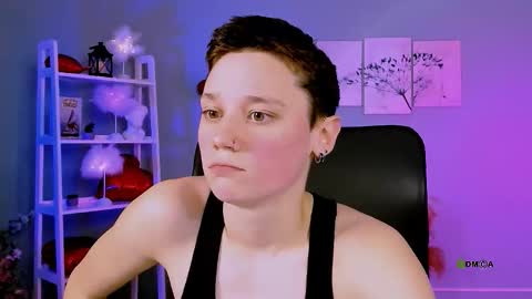chloe_berry1 online show from March 1, 2026, 10:17 am