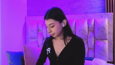 chloe_bluee_ online show from April 30, 2026, 11:05 am