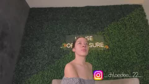 Snapshot of chloe_dee_ chatting on September 20, 2025, 11:55 am Chloe online show from September 20, 2025, 11:55 am