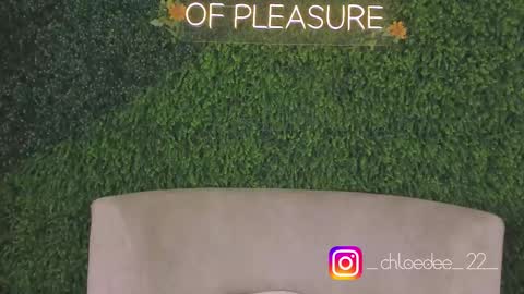 Snapshot of chloe_dee_ chatting on October 9, 2025, 12:03 pm Chloe online show from October 9, 2025, 12:03 pm