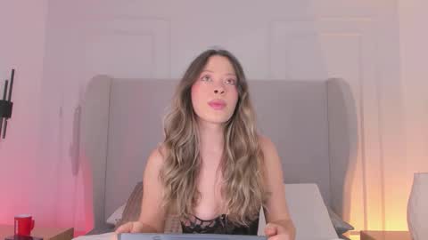 Snapshot of chloe_dee_ chatting on October 26, 2025, 1:17 pm Chloe online show from October 26, 2025, 1:17 pm