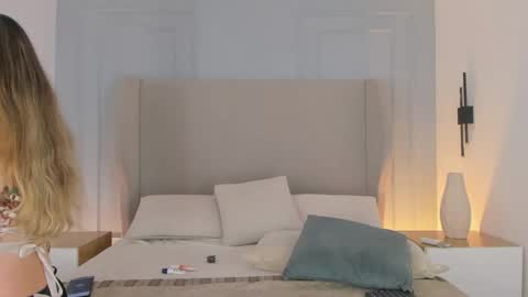 Chloe online show from May 5, 2026, 12:35 pm