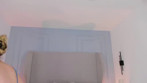 Chloe online show from June 22, 2026, 12:13 pm