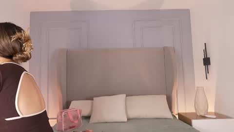 Chloe online show from July 6, 2026, 12:35 pm