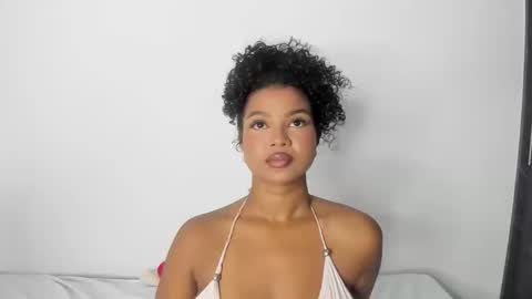 chloe online show from September 23, 2025, 1:30 am