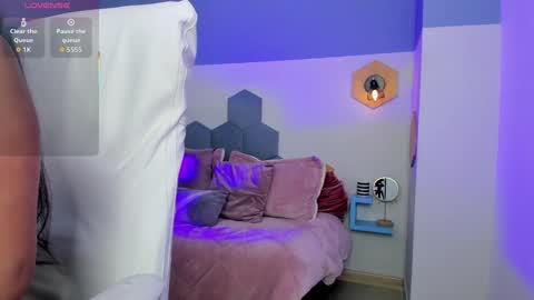 Snapshot of chloe_fischer chatting on September 18, 2025, 2:52 pm Chloe online show from September 18, 2025, 2:52 pm