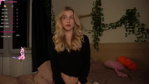 Snapshot of chloe_guidry chatting on November 17, 2025, 4:07 am Arianaa Mourrr online show from November 17, 2025, 4:07 am