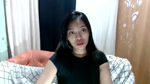 chloe and harlot online show from November 11, 2025, 2:17 pm