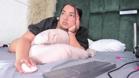 Chloe online show from June 13, 2026, 7:23 pm