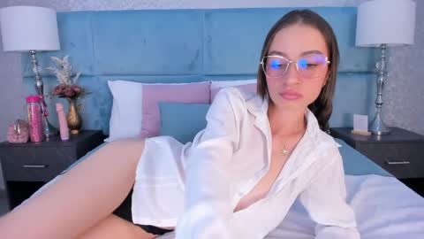 Snapshot of chloe_key chatting on May 26, 2026, 8:05 pm chloe_key online show from May 26, 2026, 8:05 pm