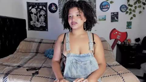 chloe_kisses online show from September 14, 2025, 10:25 am