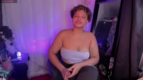 Snapshot of chloe_kisses chatting on June 17, 2026, 11:34 am chloe_kisses online show from June 17, 2026, 11:34 am