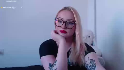 Chloe Levine online show from September 12, 2025, 9:15 pm