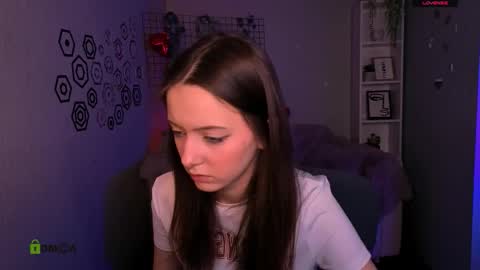 chloe_ley online show from March 10, 2026, 10:53 am