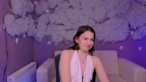 chloe_ley online show from April 28, 2026, 2:38 am