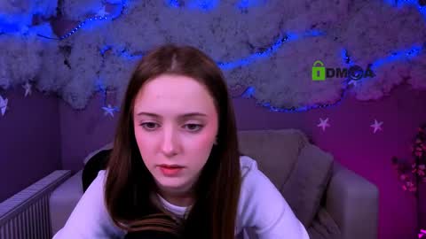 chloe_ley online show from April 30, 2026, 9:48 am