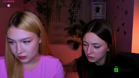 chloe_ley online show from June 22, 2026, 7:22 pm