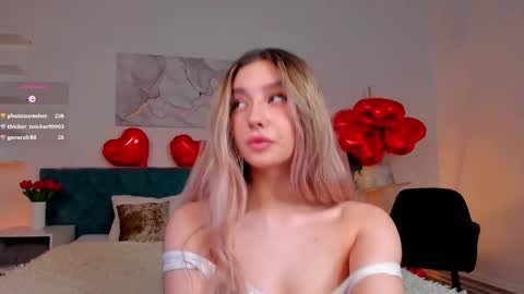 Snapshot of chloe_lov_ chatting on February 13, 2025, 4:22 am Chloe Lov GTM2 Mon Tue Thu Sat Sun 0400am - 1030m online show from February 13, 2025, 4:22 am