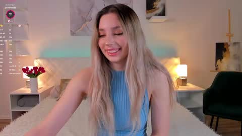 Snapshot of chloe_lov_ chatting on March 3, 2025, 11:03 pm Chloe Lov GTM2 Mon Tue Thu Sat Sun 0400am - 1030m online show from March 3, 2025, 11:03 pm